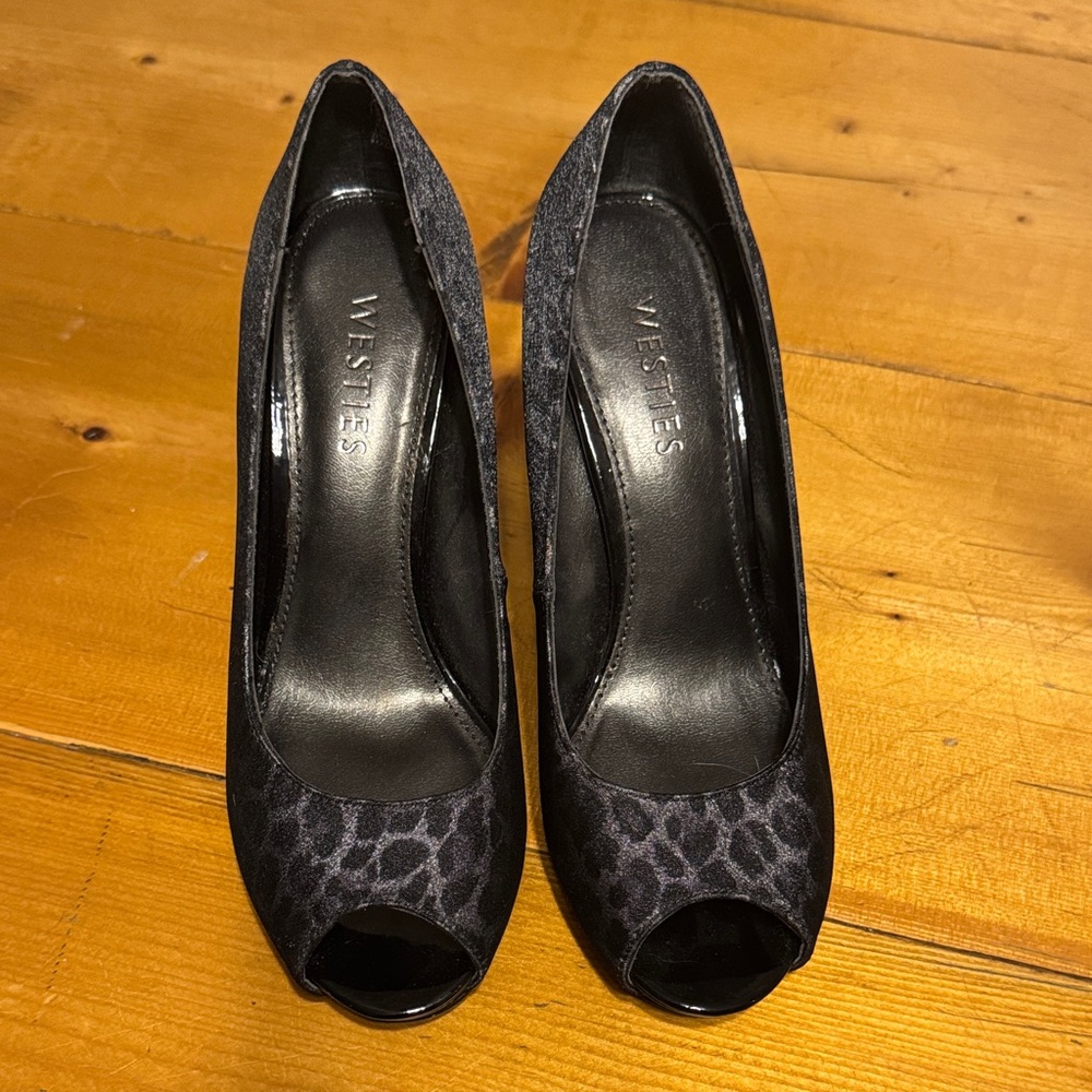 Westies Size 6.5 Black Leopard Peep Toe Heels